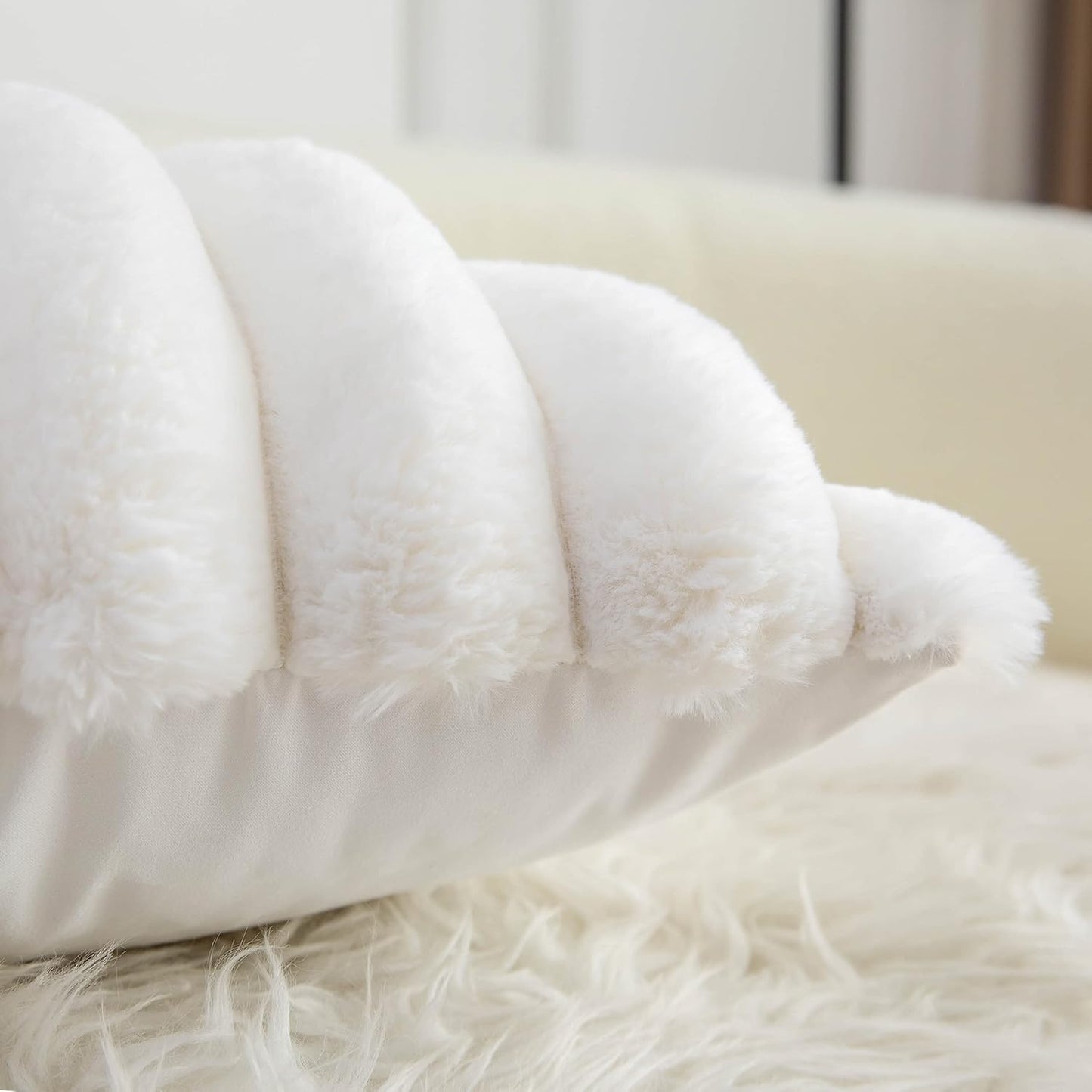 Best-Selling Luxurious Faux Fur Pillow Covers – Ultra-Soft Velvet, Cozy & Stylish 18x18” Set of 2 for Sofa & Home Décor 